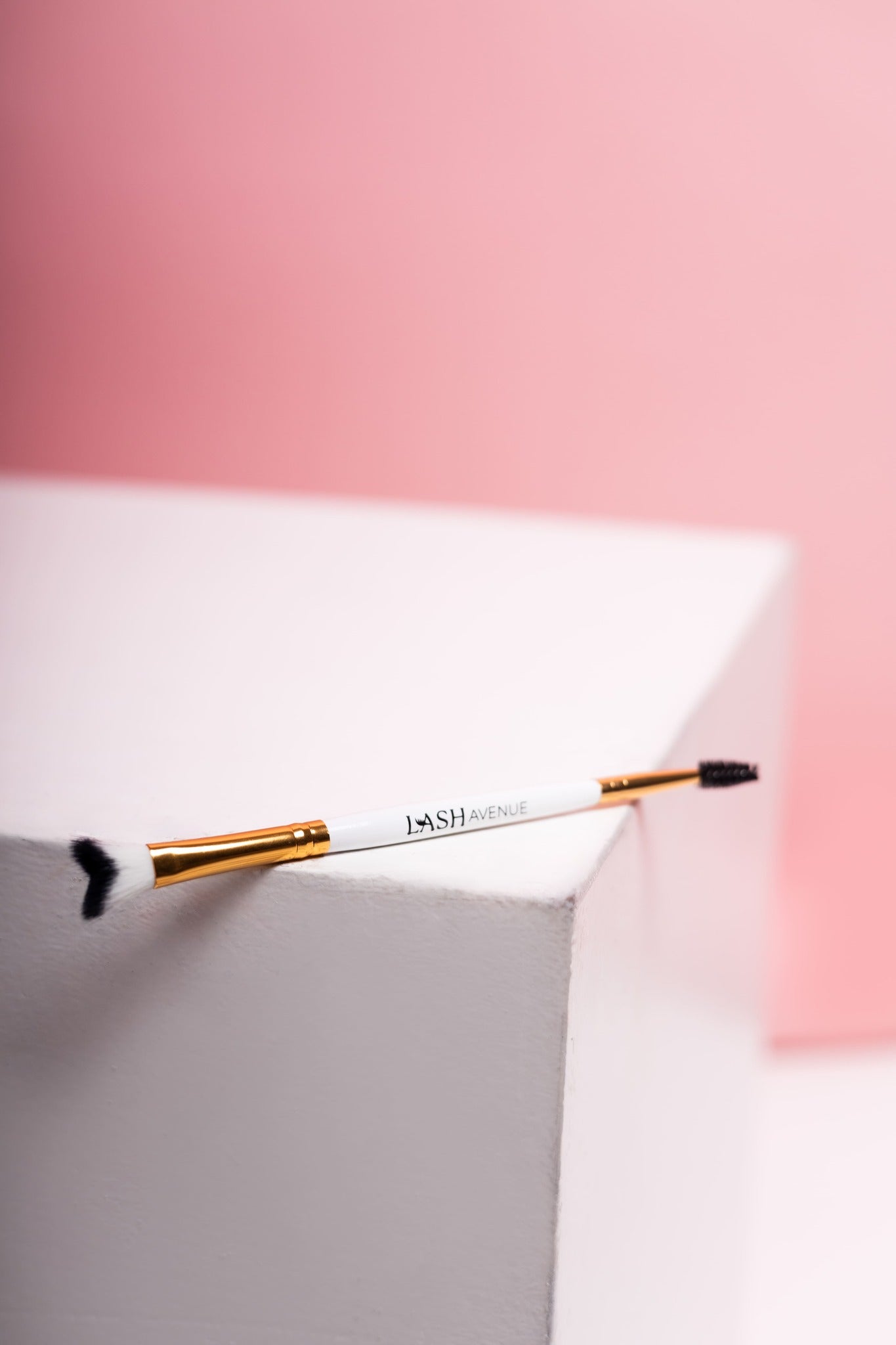 Blakstienų priežiūros šepetėlis – skirtas plauti blakstienas